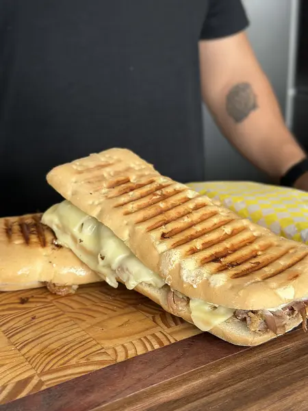 Sándwich De Lechona